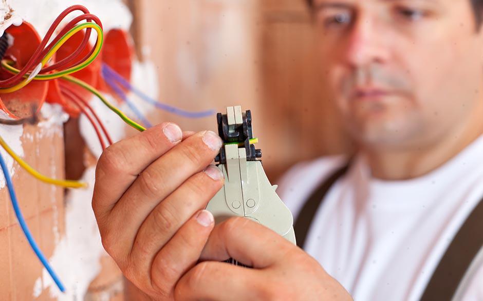 recherche travail électricien bâtiment Levallois-Perret