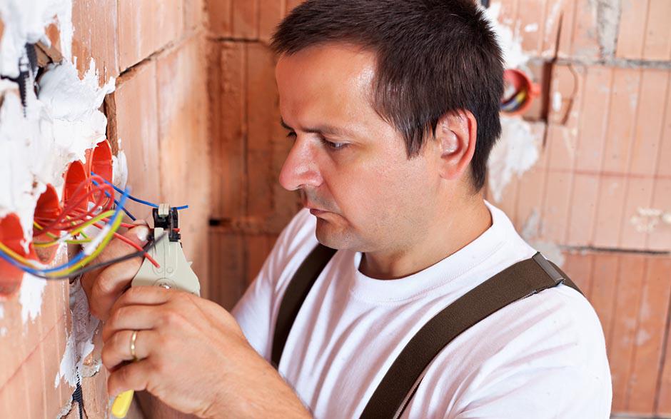 recherche travail électricien bâtiment Serris