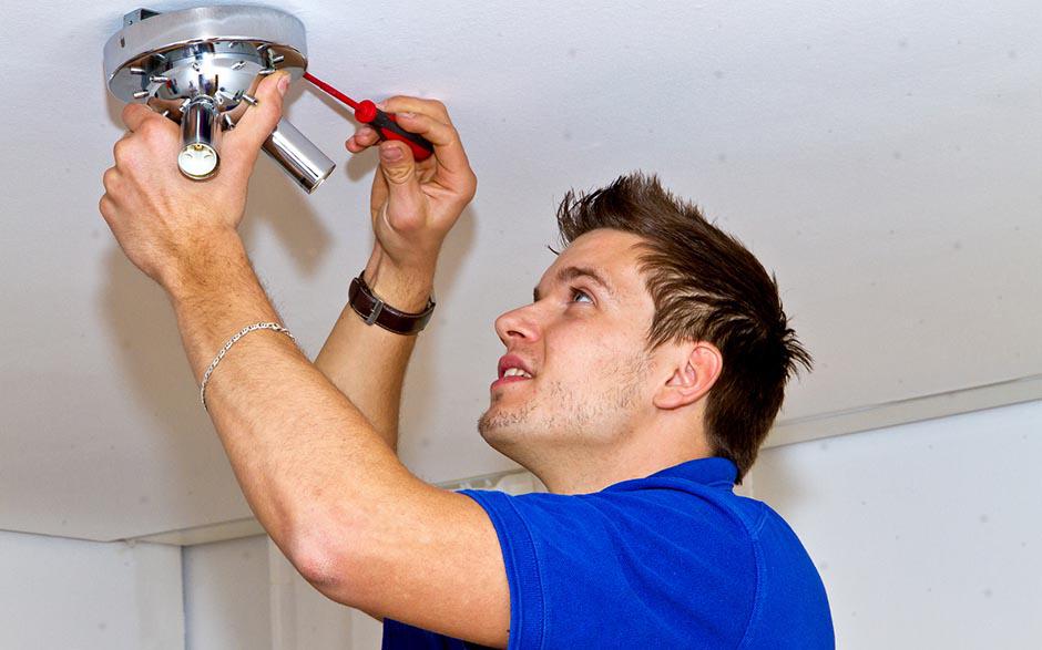 recherche travail électricien bâtiment Levallois-Perret
